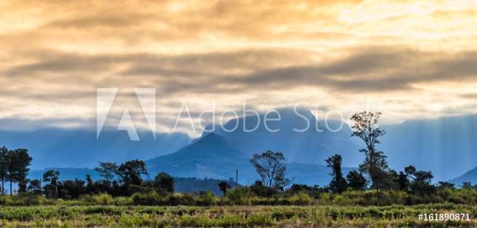 Picture of Montanhas ao entardecer